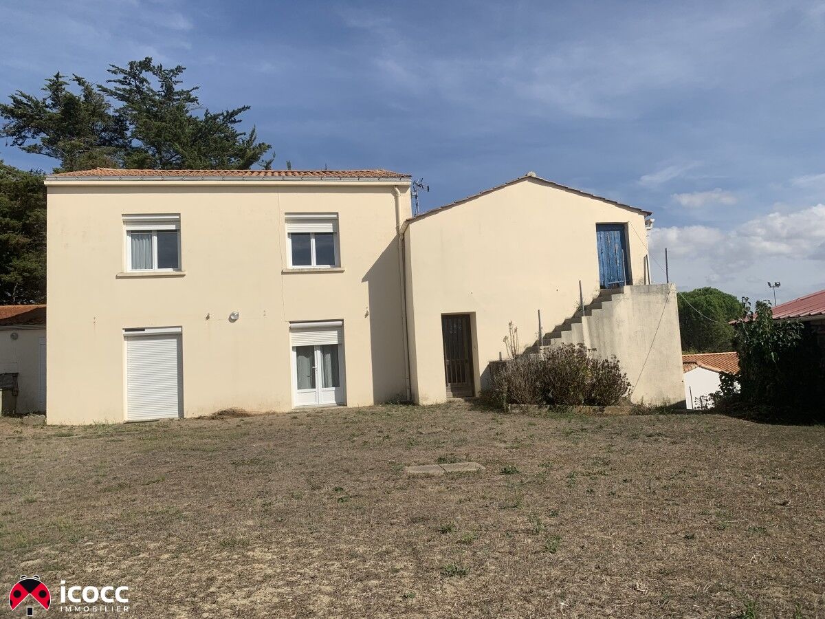 Maison 9 pièces 159 m² · à Saint-Michel-en-l'Herm · 159 m² · 137 385 €